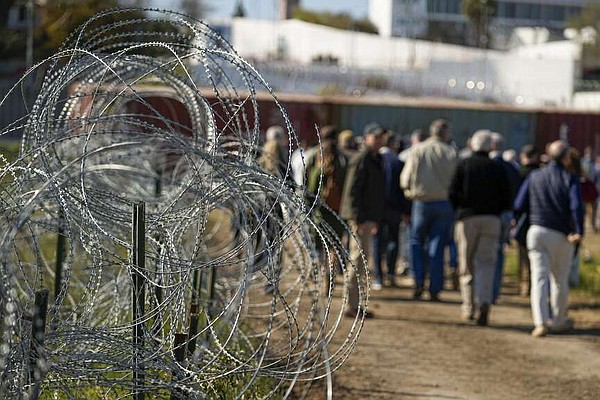 Texas still barring agents at border park, U.S. says | The Arkansas Democrat-Gazette - Vimarsana News