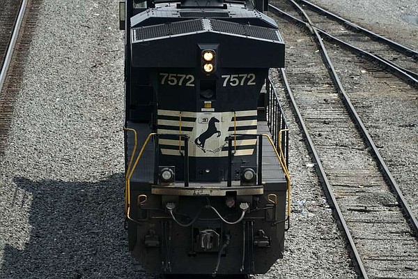 Railroad joins safety reporting program | Northwest Arkansas Democrat-Gazette - Vimarsana News