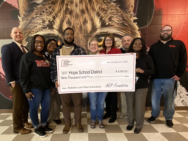 Hope school receives $9,000 STEM and Robotics grant from AEP SWEPCO - Vimarsana News