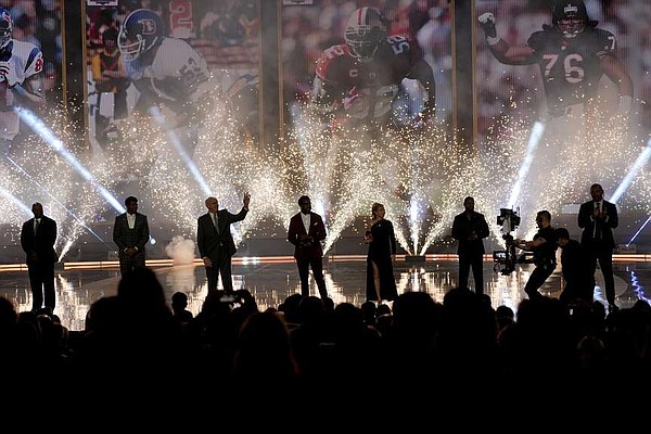 Peppers, Freeney highlight defensive-focused HOF class | The Arkansas Democrat-Gazette - Vimarsana News