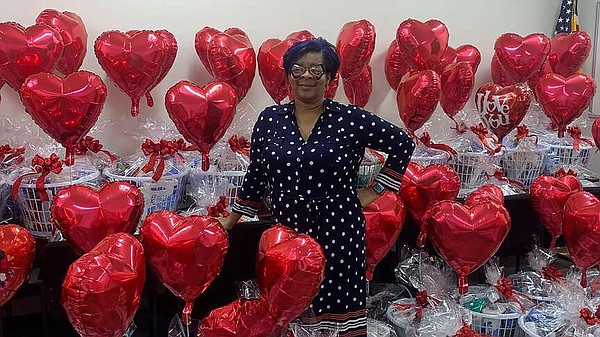 PHOTO | Valentine's Day Volunteer | Texarkana Gazette - Vimarsana News