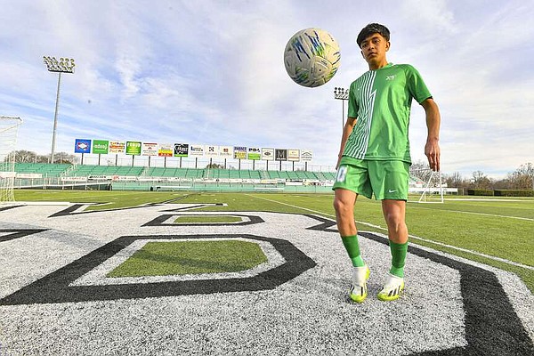 PREP RALLY SPRING PREVIEW: Van Buren midfielder Herrera has a motor that's always revved up | The Arkansas Democrat-Gazette - Vimarsana News