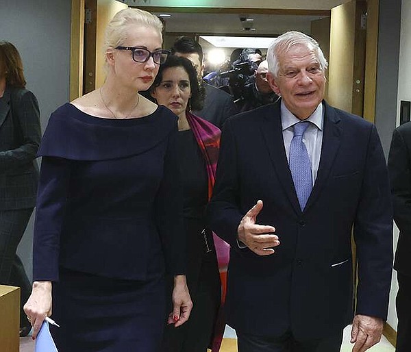 Widow promises to continue Navalny's Russian mission | The Arkansas Democrat-Gazette - Vimarsana News