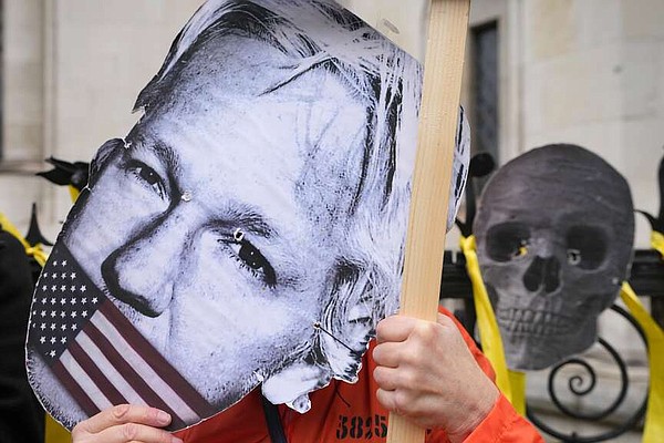 Assange extradition fought 1 last time | The Arkansas Democrat-Gazette - Vimarsana News