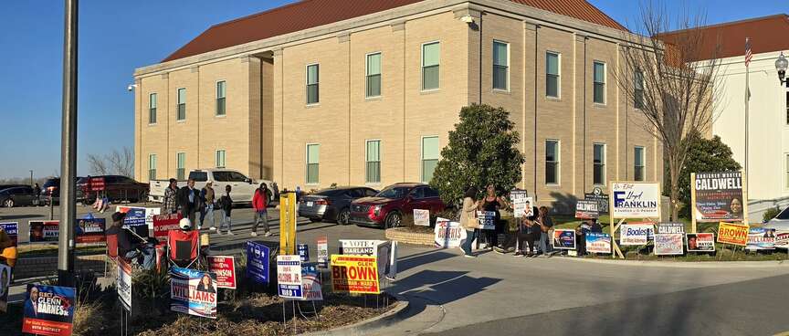 357 turn out on 1st day of primary voting