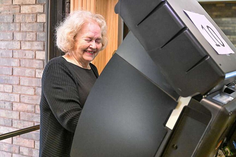 Hundreds vote early in primary elections in Sebastian, Crawford