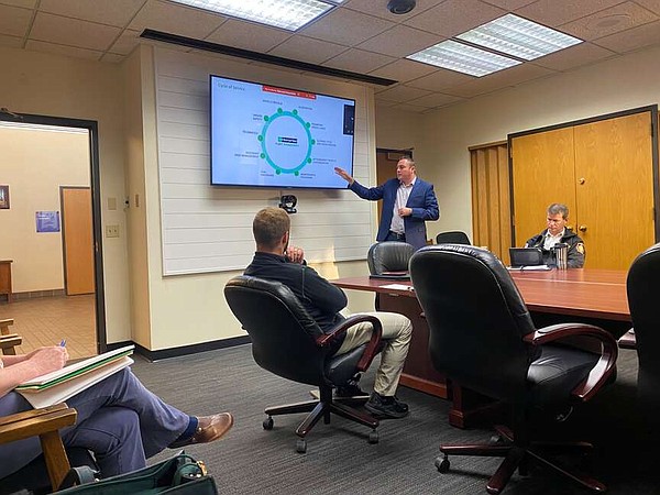 Jefferson City receives 'windfall' for 20-year-old vehicles | Jefferson City News Tribune - Vimarsana News