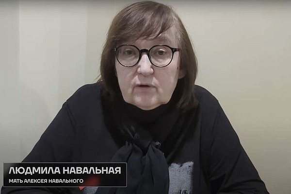Navalny's mother says she's resisting pressure to agree to a secret burial - Vimarsana News