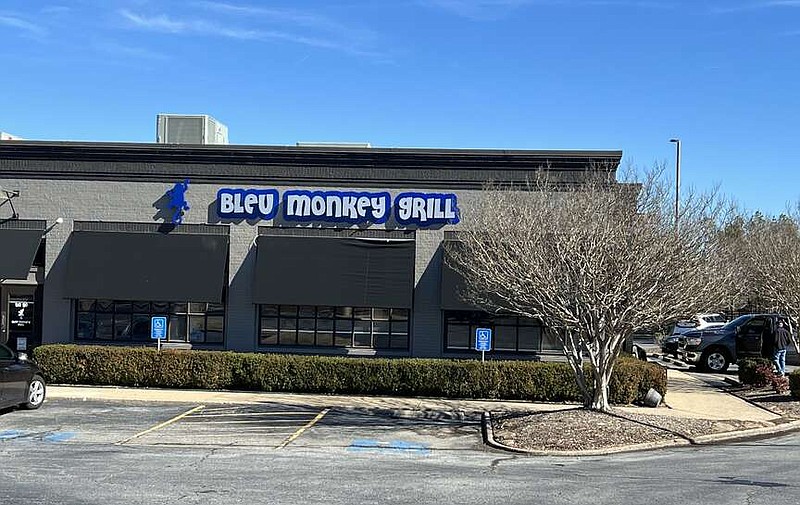 Bleu Monkey Grill's West Little Rock restaurant opened Monday in the Pleasant Valley Shopping Center on North Rodney Parham Road. (Arkansas Democrat-Gazette/Eric E. Harrison)