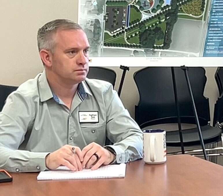 Annette Beard/Pea Ridge TIMES
Mayor Nathan See listened attentively and took notes during the Friday Coffee with the Mayor visit with city residents.