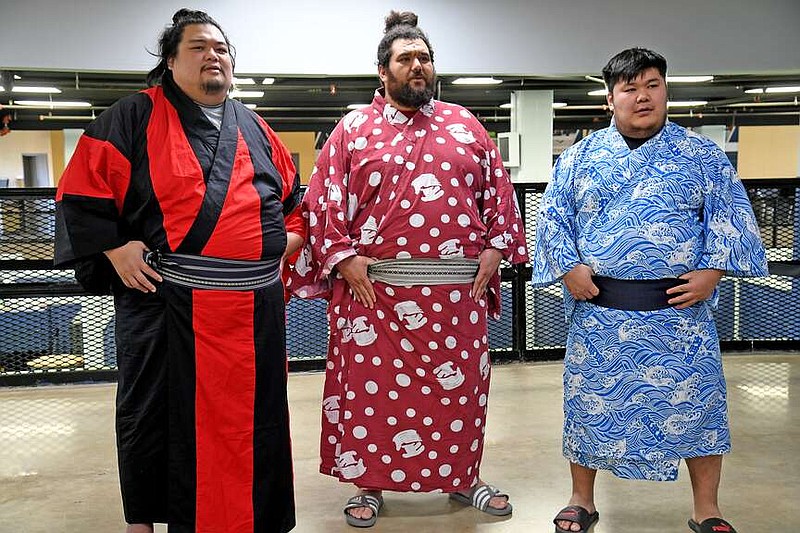 WATCH | Sumo wrestlers make stop at Oaklawn leading up to Sunday's ...