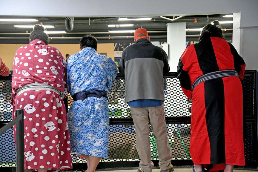 WATCH | Sumo wrestlers make stop at Oaklawn leading up to Sunday's