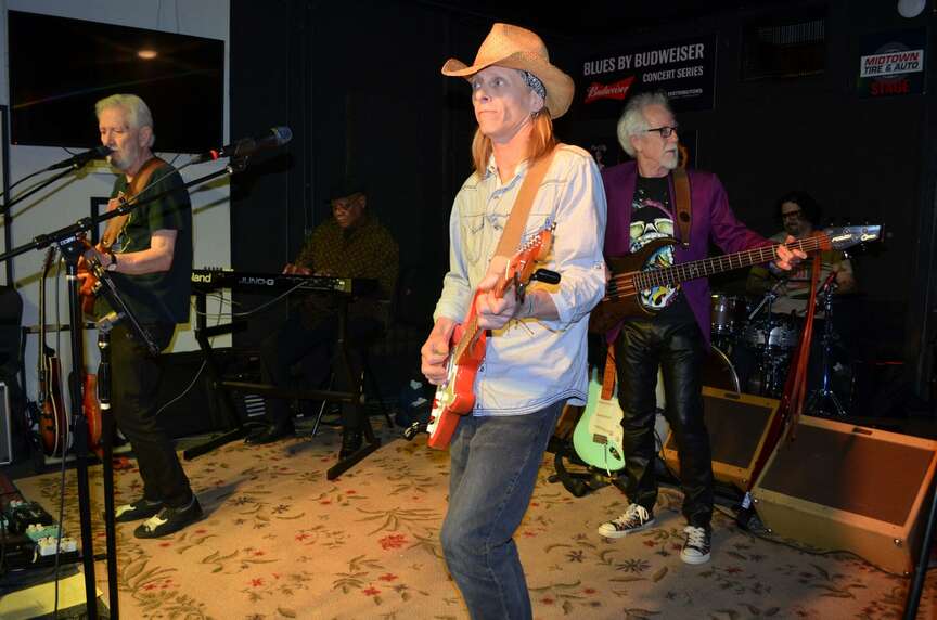 RJ’s full to celebrate Rosie Pettigrew’s 75th