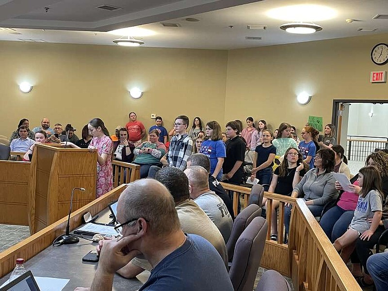 Democrat photo/Kaden Quinn
Fifth-grade students from California Middle School line up to inform California city officials for their plan to bring more recycling to their community.