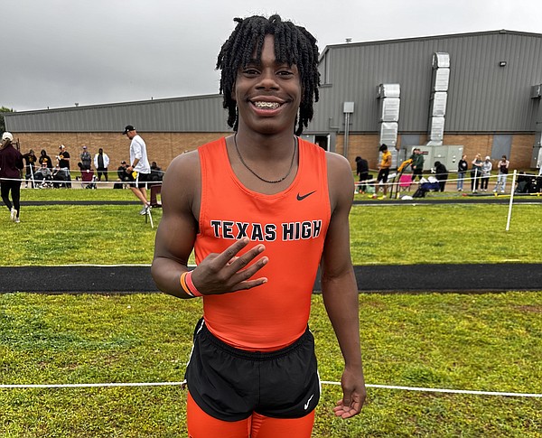 Prep Track and Field: After Lobo Relays, Texas High 'knocking on the door to something big' - Vimarsana News