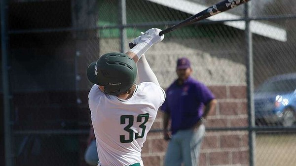 Hanson leads Owls with two HR in firework-filled series finale - Vimarsana News