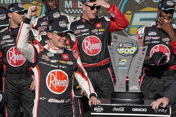 Toyota has dominating weekend at Phoenix | The Arkansas Democrat-Gazette - Vimarsana News