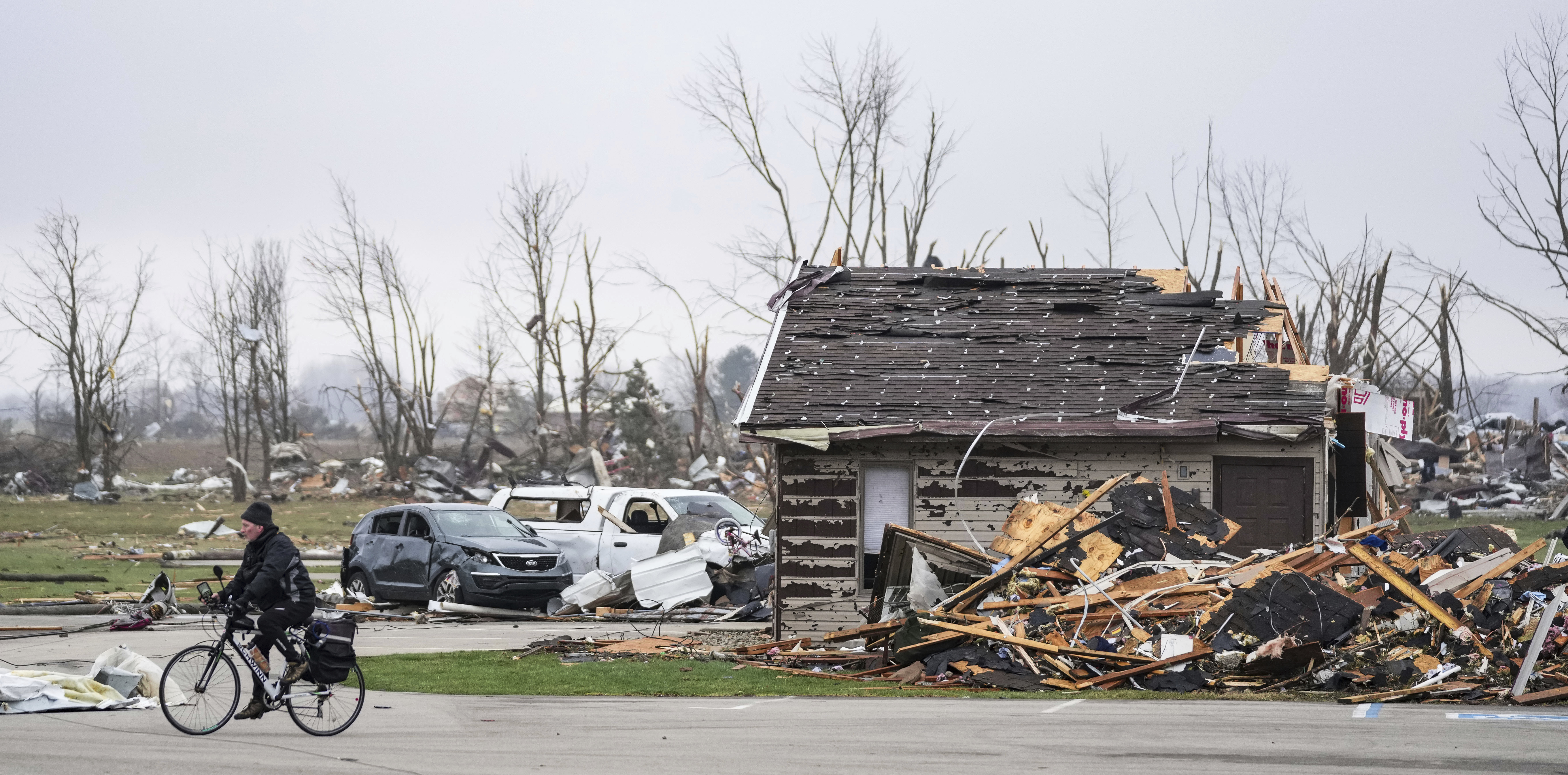 Tornadoes have killed at least 3 people in Ohio. Crews are searching for  others | Texarkana Gazette