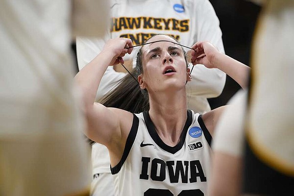 Clark starts slow, but Iowa rolls | The Arkansas Democrat-Gazette - Arkansas' Best News Source - Vimarsana News
