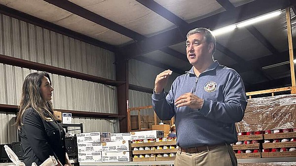 WATCH | U.S. Rep. Nathaniel Moran visits Harvest Regional Food Bank in Texarkana - Vimarsana News