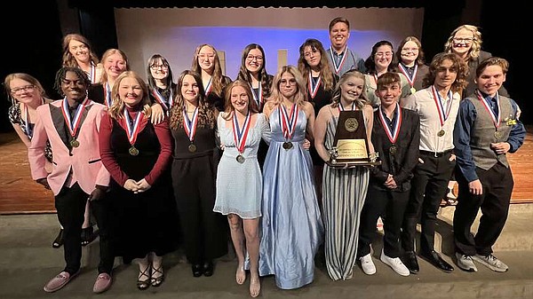 Redwater High School one-act play advances to area UIL competition - Vimarsana News