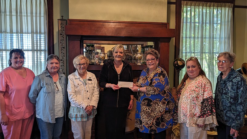 Quota of Magnolia makes donation to South Arkansas Heritage Museum ...