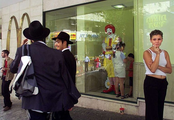 McDonald's buys its Israeli restaurants from franchisee who sparked costly boycotts - Vimarsana News