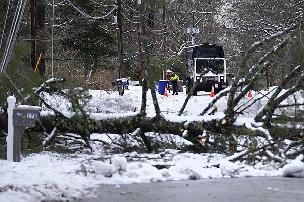 Tens of thousands still without power in New England | Jefferson City News Tribune - Vimarsana News