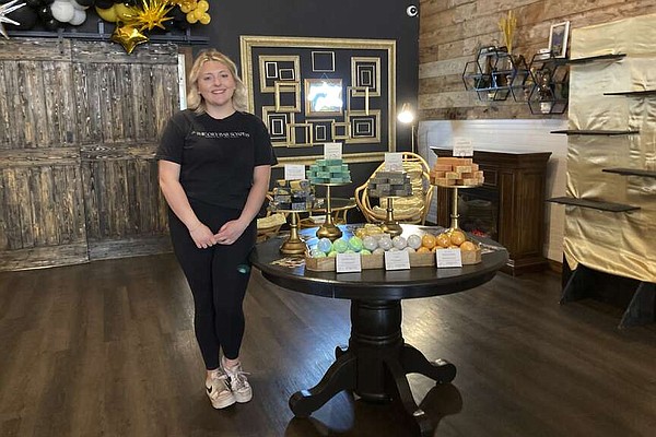 Eclipse towns happy to be in the shadow | The Arkansas Democrat-Gazette - Vimarsana News