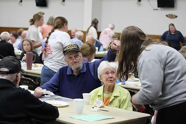 Veterans struck by community support | Jefferson City News Tribune - Vimarsana News
