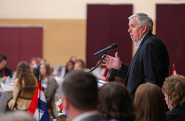Missouri sophomores lunch with state officials | Jefferson City News Tribune - Vimarsana News