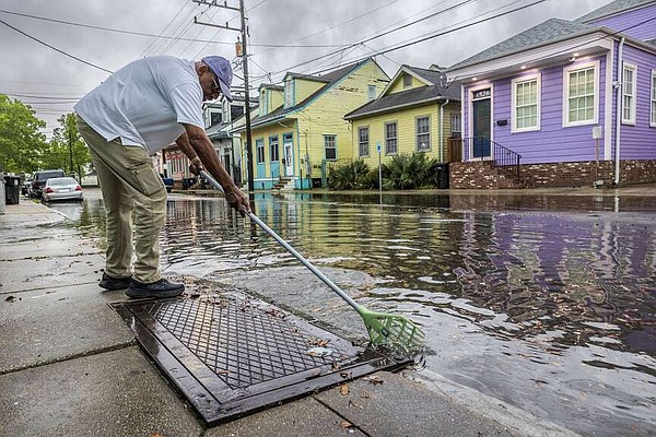 Storms bring floods, damaging winds to southern states | Jefferson City News Tribune - Vimarsana News