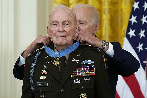 Ralph Puckett Jr., awarded Medal of Honor for heroism during Korean War, dies at 97 - Vimarsana News