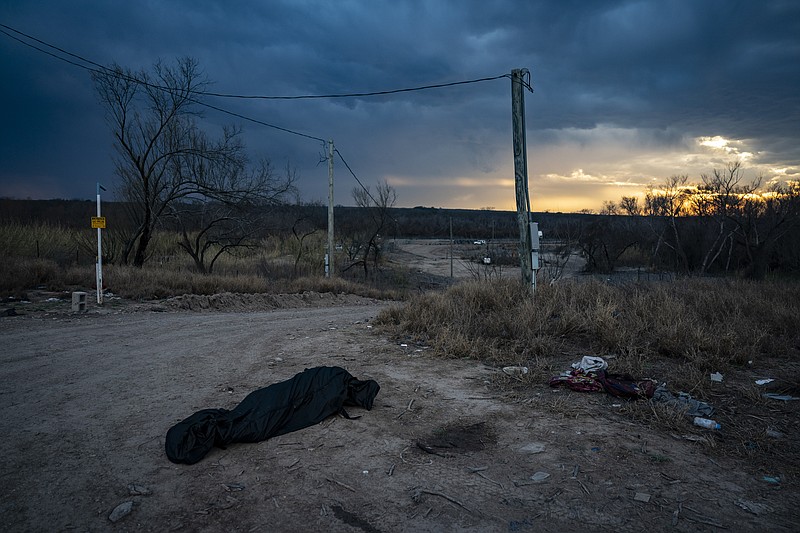 A corpse in Eagle Pass, part of Maverick County, Tex. MUST CREDIT: Jabin Botsford/The Washington Post