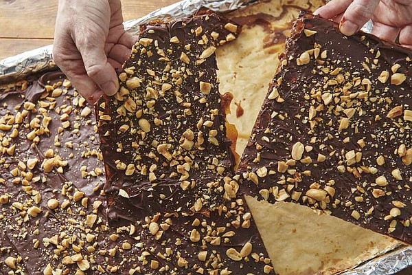Matzo Buttercrunch earns spot on Passover table | Northwest Arkansas Democrat-Gazette - Vimarsana News