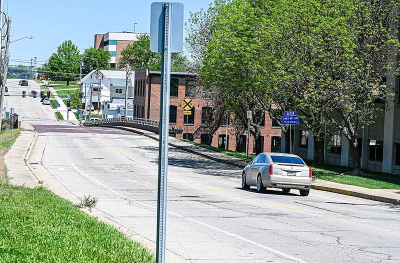 Julie Smith/News Tribune photo:
Jefferson City staff will apply for grant funding from MoDOT to construct approximately 6,000 feet of side paths, 2,000 feet of which would stretch from Missouri Boulevard to West Main Street along the east side of Bolivar Street, as shown here.