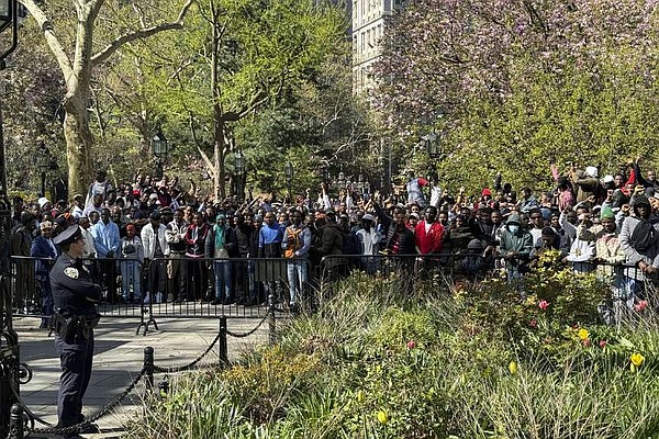 Black migrants rally in New York City | The Arkansas Democrat-Gazette - Vimarsana News