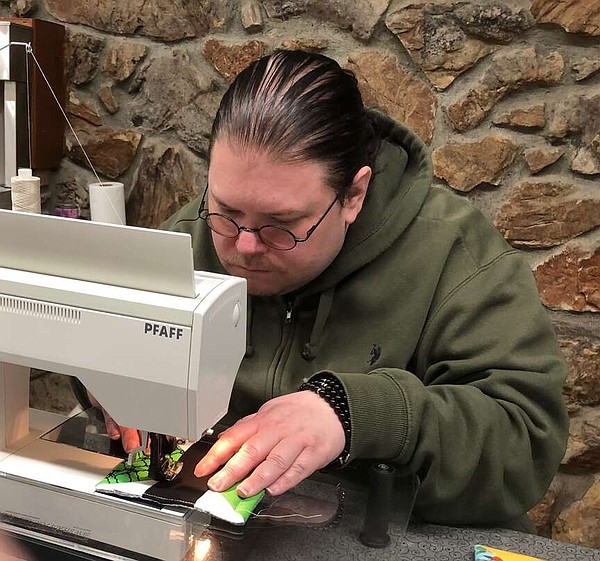 Local quilters' talents on display at McClung Park | Jefferson City News Tribune - Vimarsana News