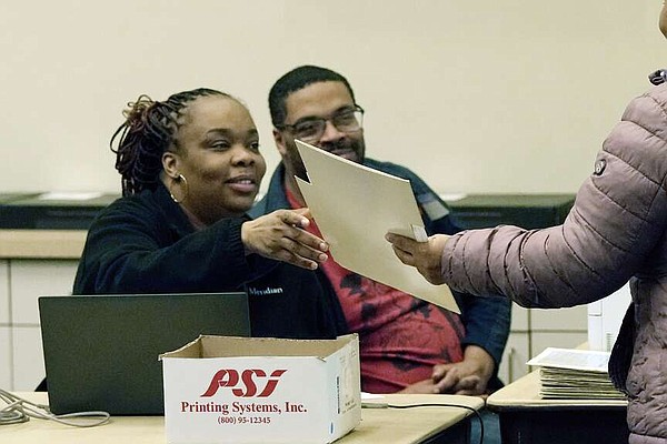 Lawsuits about voting in multiple states create shadow war for election - Vimarsana News