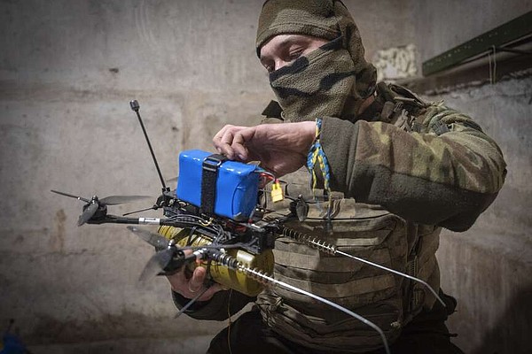 Aid approval brings Ukraine closer to help troops hold front lines | Jefferson City News Tribune - Vimarsana News