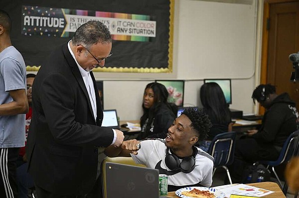 U.S. education secretary visits Little Rock, touts debt relief plan | The Arkansas Democrat-Gazette - Vimarsana News