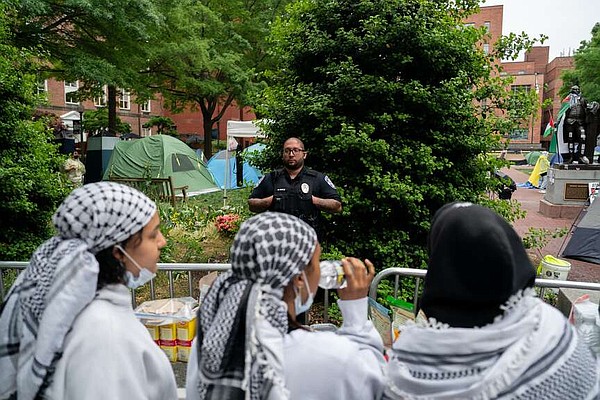 Campus arrests at 900 in 10 days | The Arkansas Democrat-Gazette - Arkansas' Best News Source - Vimarsana News