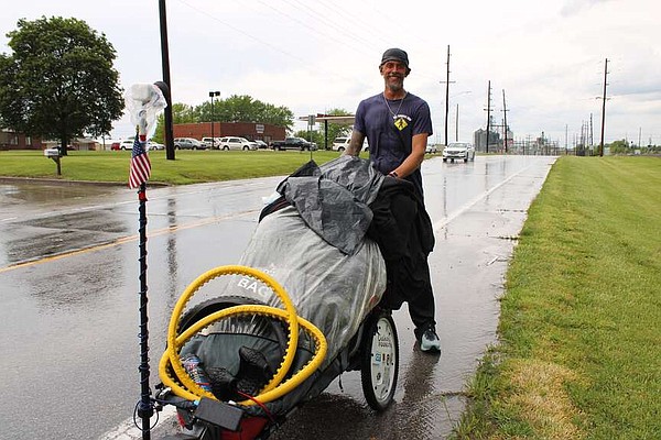 Man travels through California on 3,000-mile charity walk | Jefferson City News Tribune - Vimarsana News
