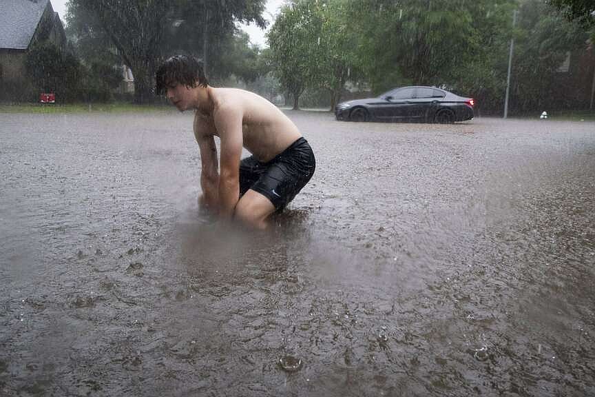 Heavy rain leads to flooding and closed roads in southeast Texas ...