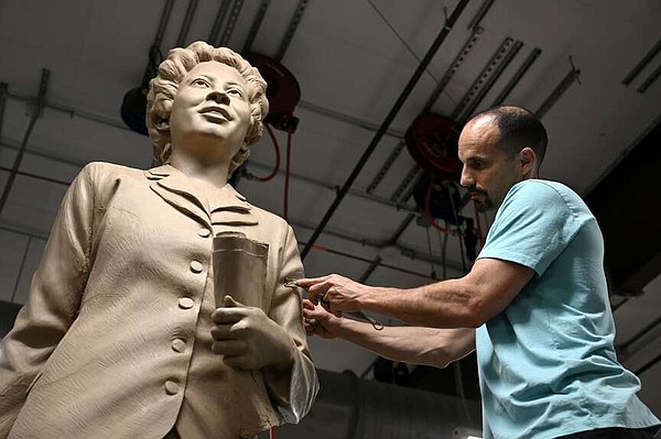 Arkansans enthusiastic for U.S. Capitol debut of statue honoring Little Rock Nine mentor Daisy Bates | The Arkansas Democrat-Gazette - Vimarsana News