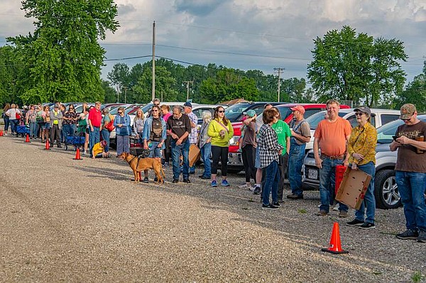 Lines grow at Master Gardeners' plant sale | Jefferson City News Tribune - Vimarsana News