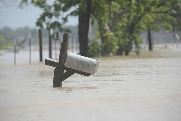 Texas rainstorms lead to child's death | The Arkansas Democrat-Gazette - Vimarsana News