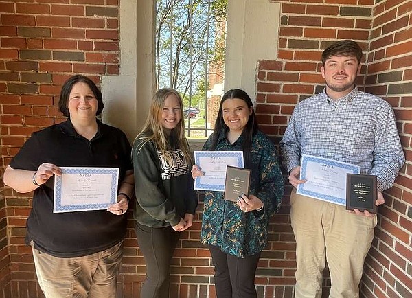 UAM picks up 8 FBLA awards | Pine Bluff Commercial News - Vimarsana News