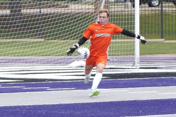 Recinos caps career with Van Buren's lone goal | The Arkansas Democrat-Gazette - Vimarsana News