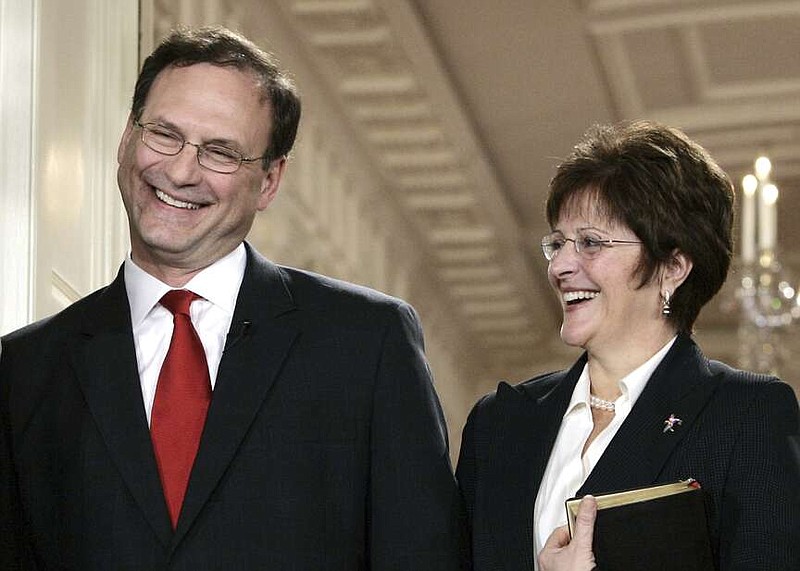 Alito’s upturned US flag in ’21 criticized | Northwest Arkansas ...